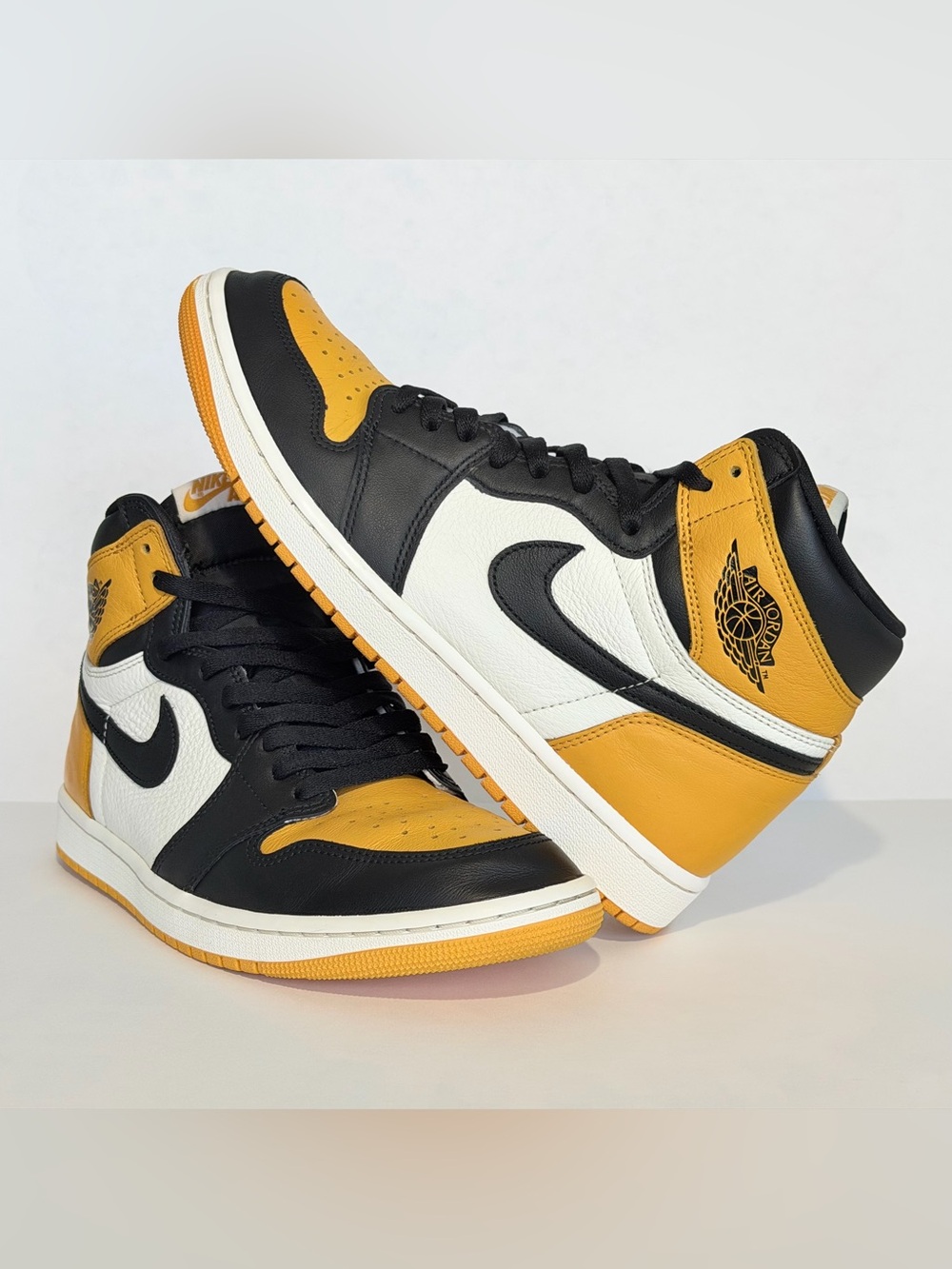 Air Jordan 1 Retro High OG 'Taxi' 555088-711 Men’s Size 11 “No Box”